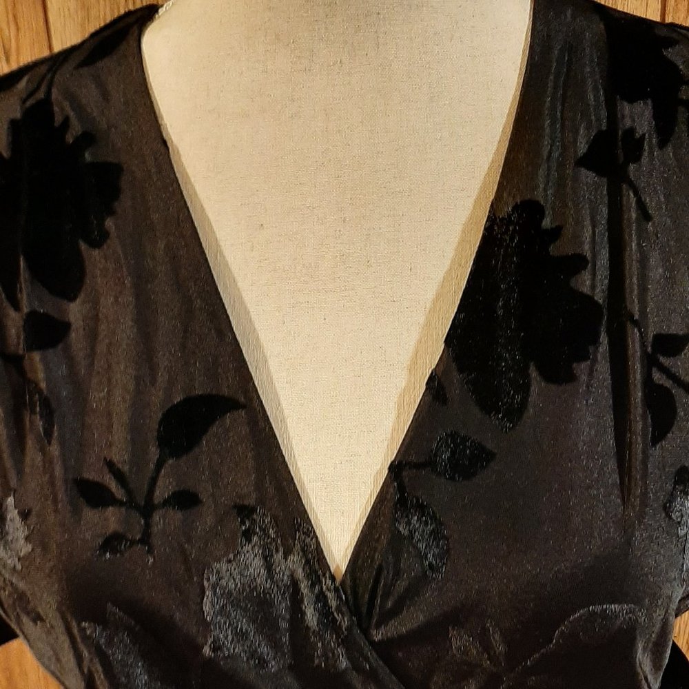Elensa Black Evening Dress (Medium) - Picture 4 of 10